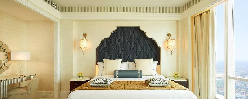 سوئیت با تخت بزرگ, The St. Regis Abu Dhabi
