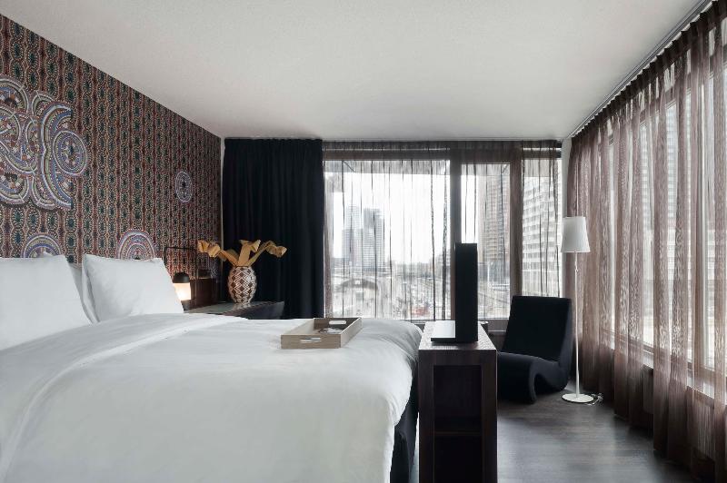キングサイズベッドのスタンダードルーム, Mainport Hotel Rotterdam, A Hilton Affiliate