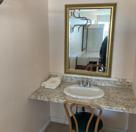 اتاق استاندارد با 2 تخت دوبل, Surfside Motel   Seaside Heights
