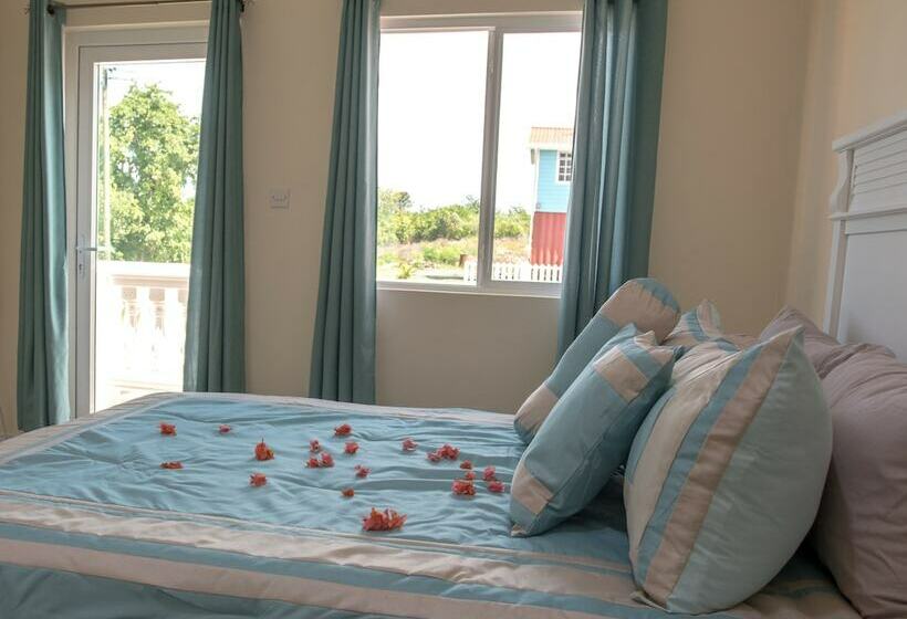 2 Bedroom Deluxe Apartment Sea View, Mount Royal Luxury Condos