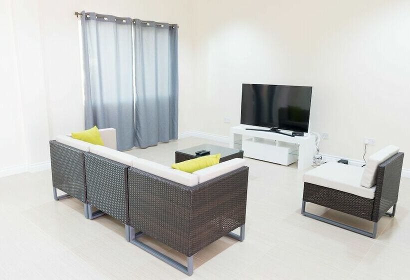 2 Bedroom Deluxe Apartment Sea View, Mount Royal Luxury Condos