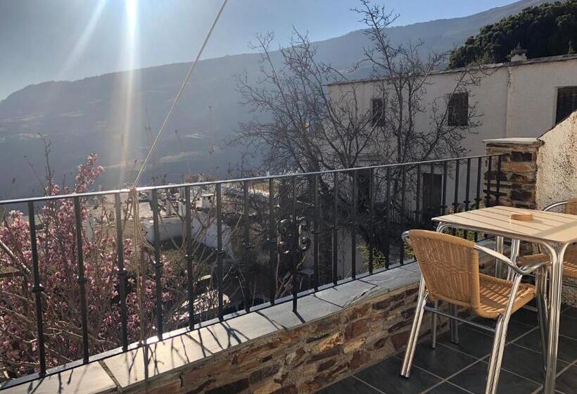 اتاق اکونومی, Hostal Rural Poqueira