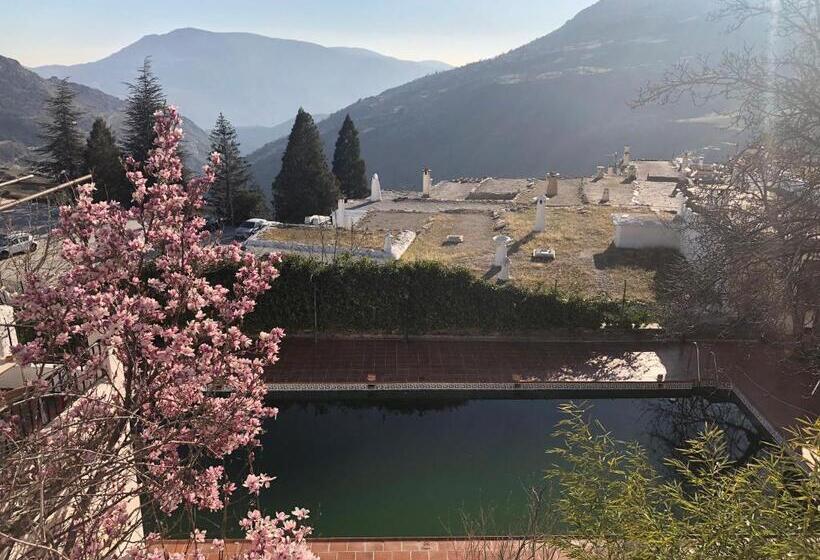 اتاق اکونومی, Hostal Rural Poqueira