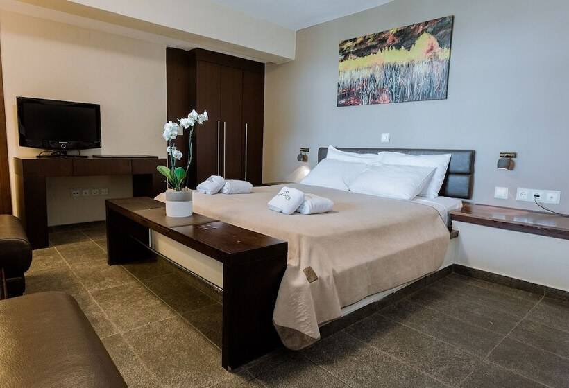 سوییت اجرایی, 12 Months Resort & Spa