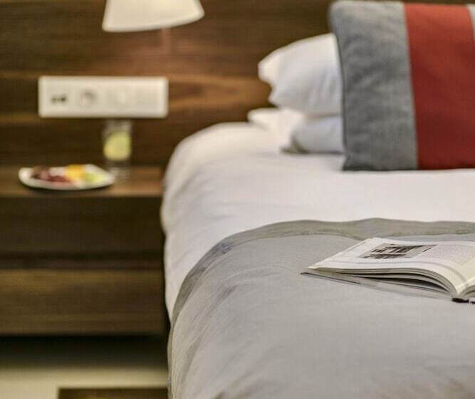 سوئیت 2 خوابه, 12 Months Resort & Spa