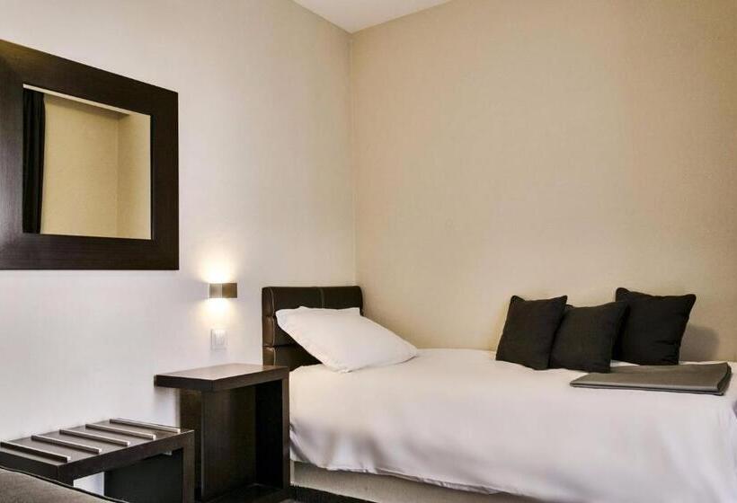 سوییت با چشم‌انداز دریا, 12 Months Resort & Spa