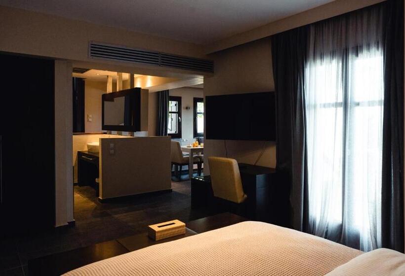 سوییت با چشم‌انداز دریا, 12 Months Resort & Spa