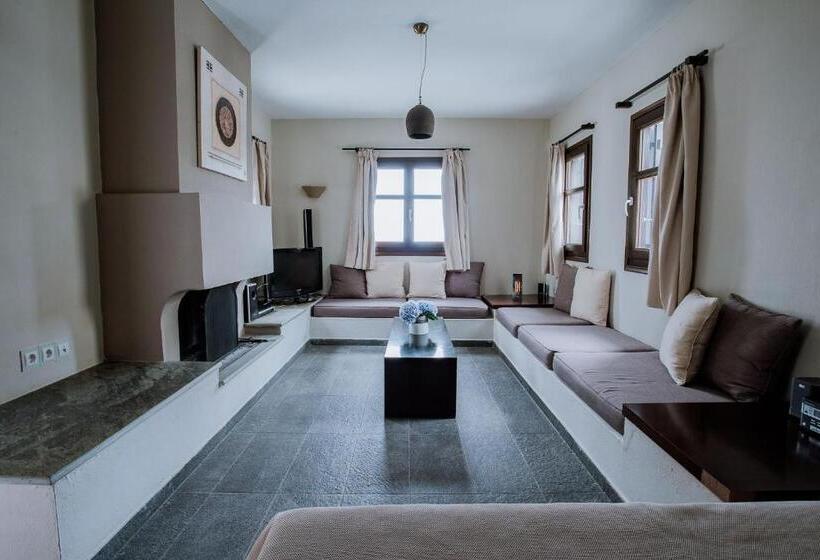 سوییت اجرایی, 12 Months Resort & Spa