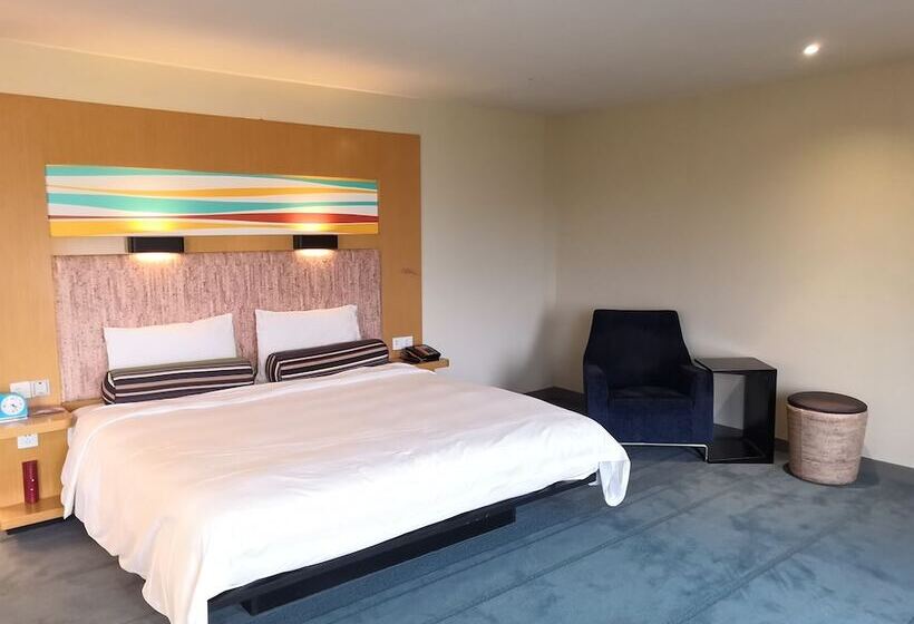 Standard Studio Double Bed, Aloft Nanhai Foshan