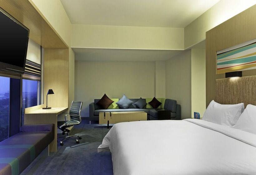 Standard Studio Double Bed, Aloft Nanhai Foshan