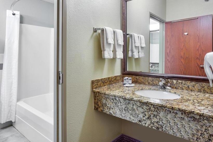 Habitación Deluxe Adaptada para personas con movilidad reducida, Americinn By Wyndham Vidalia