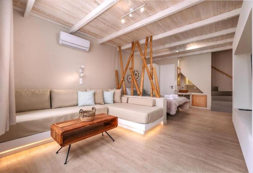 سوییت با چشم‌انداز دریا, Blue Bay Resort Village