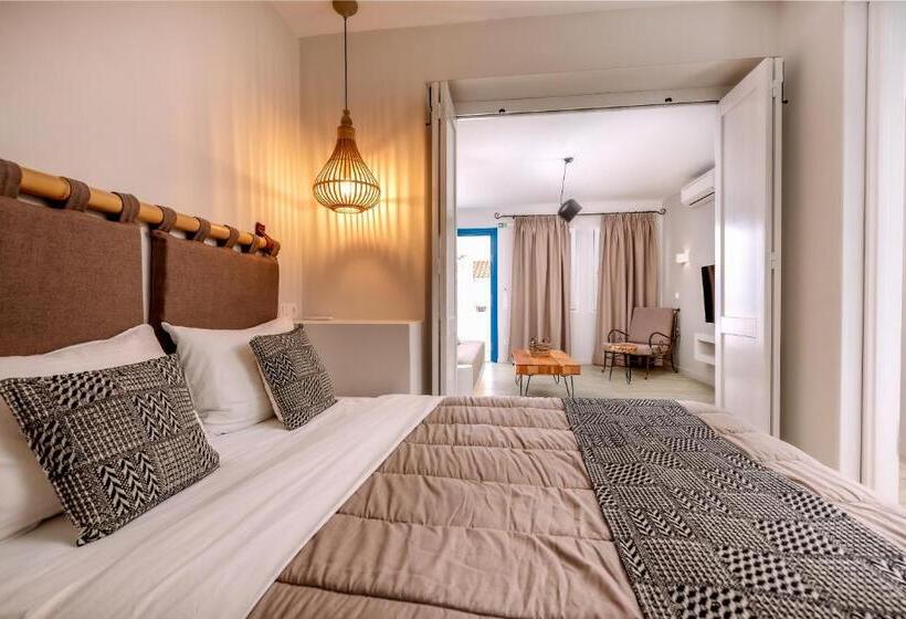 سوییت سوپریور, Blue Bay Resort Village