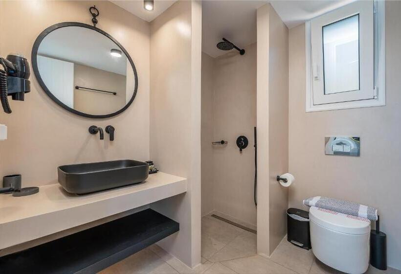 Deluxe Suite Sea View, Blue Bay Resort Village