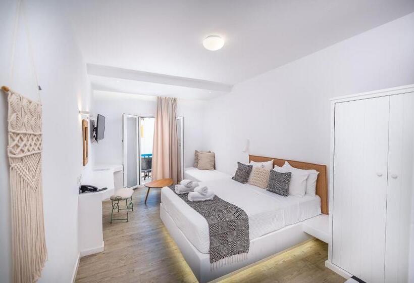 سوئیت جونیور با چشم‌انداز باغ, Blue Bay Resort Village