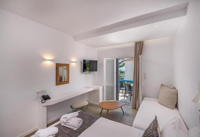 سوئیت جونیور با چشم‌انداز باغ, Blue Bay Resort Village