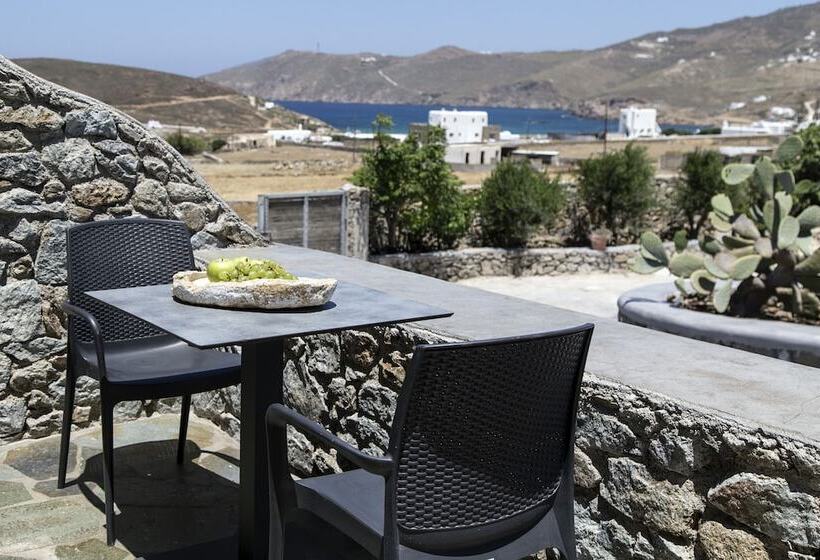 سوییت جونیور با چشم‌انداز دریا, Ftelia Bay Boutique