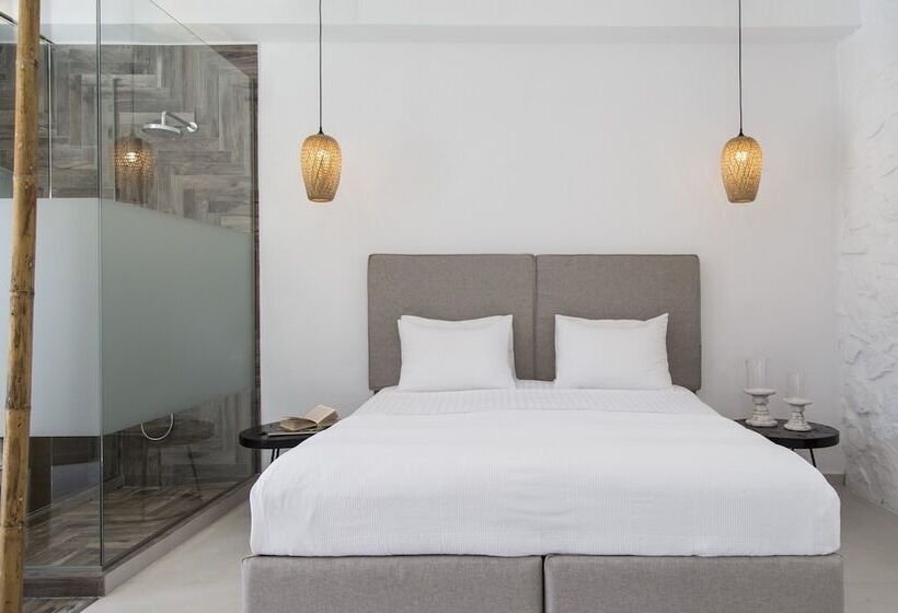 سوییت جونیور با چشم‌انداز دریا, Ftelia Bay Boutique