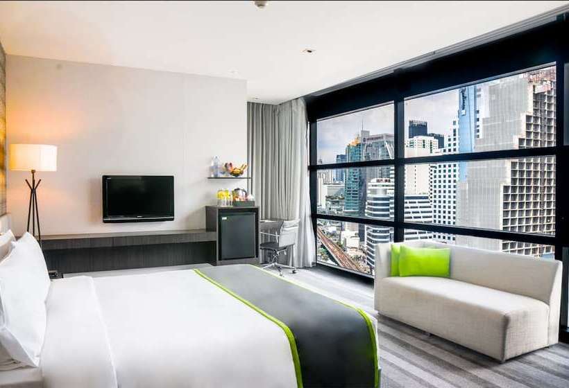 Premium Room City View, Holiday Inn Bangkok Sukhumvit, An Ihg