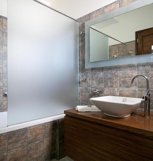 سوییت جونیور با چشم‌انداز دریا, Krinos Suites