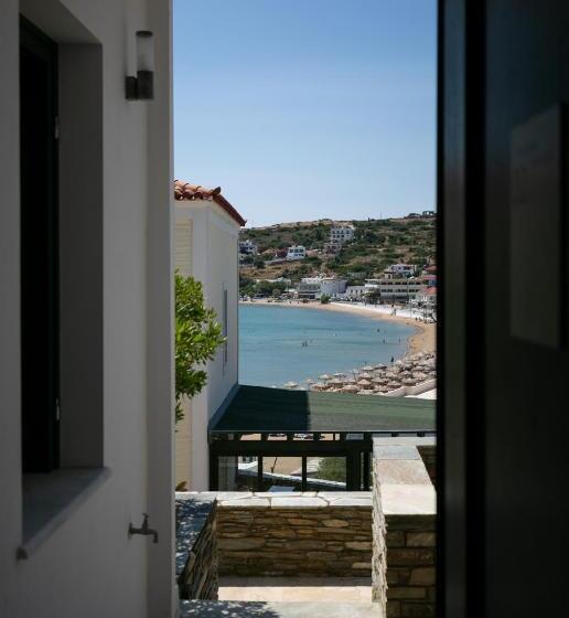 سوییت جونیور با چشم‌انداز دریا, Krinos Suites