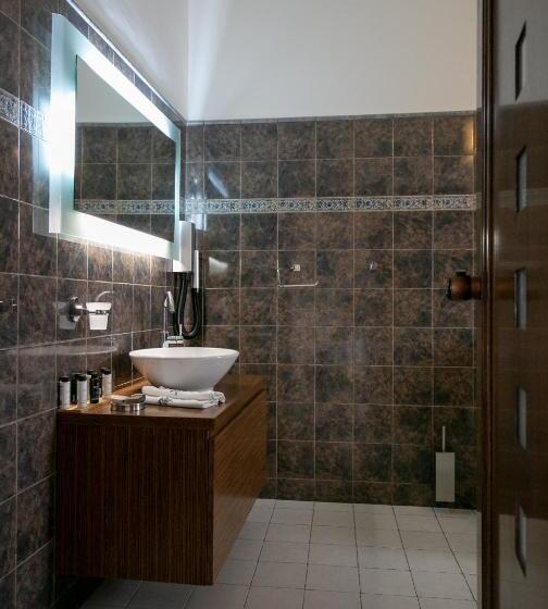 سوئیت اجرایی با چشم‌انداز دریا, Krinos Suites