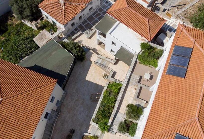 سوئیت اجرایی با چشم‌انداز دریا, Krinos Suites