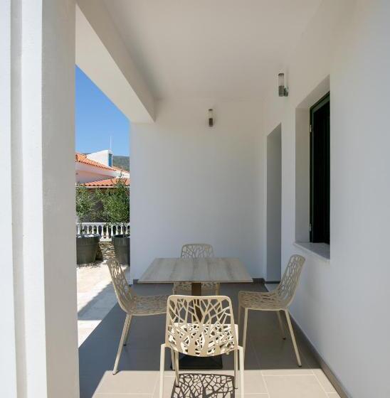 سوییت لوکس, Krinos Suites