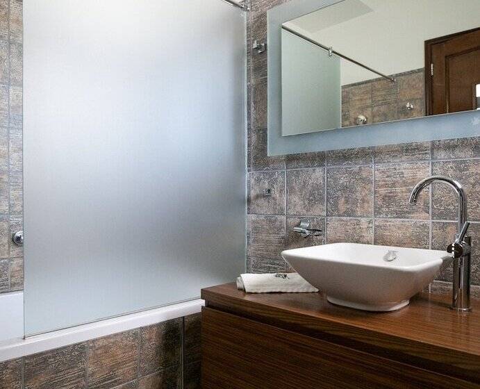 سوییت جونیور با چشم‌انداز دریا, Krinos Suites