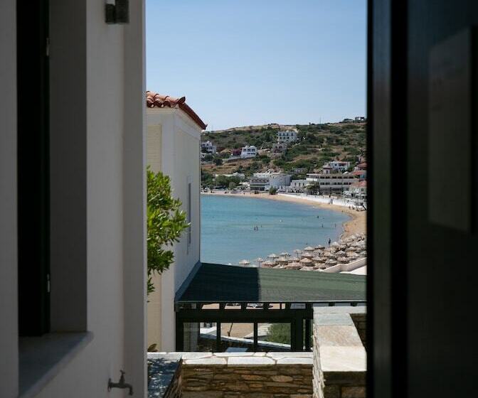 سوییت جونیور با چشم‌انداز دریا, Krinos Suites