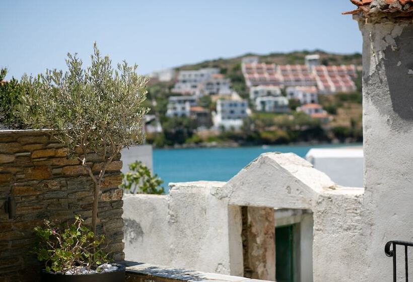 سوییت لوکس, Krinos Suites