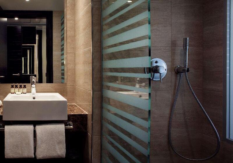 اتاق سوپریور با تخت بزرگ, Pullman Kinshasa Grand