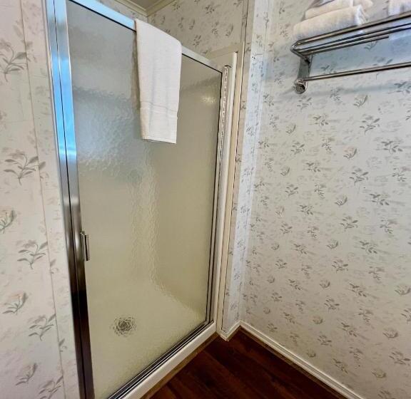اتاق استاندارد با 2 تخت دوبل, Rodeway Inn & Suites Brunswick Near Hwy 1