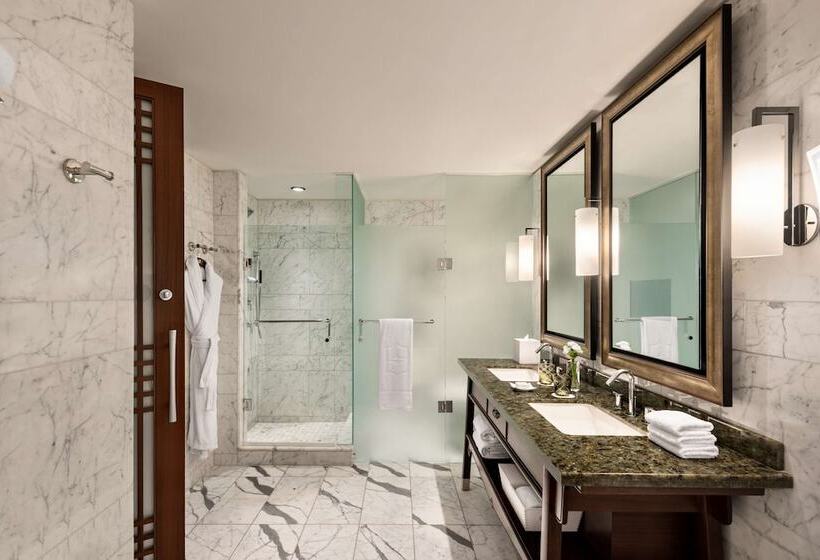اتاق اجرایی, Shangrila Toronto