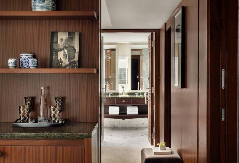 سوییت لوکس, Shangrila Toronto
