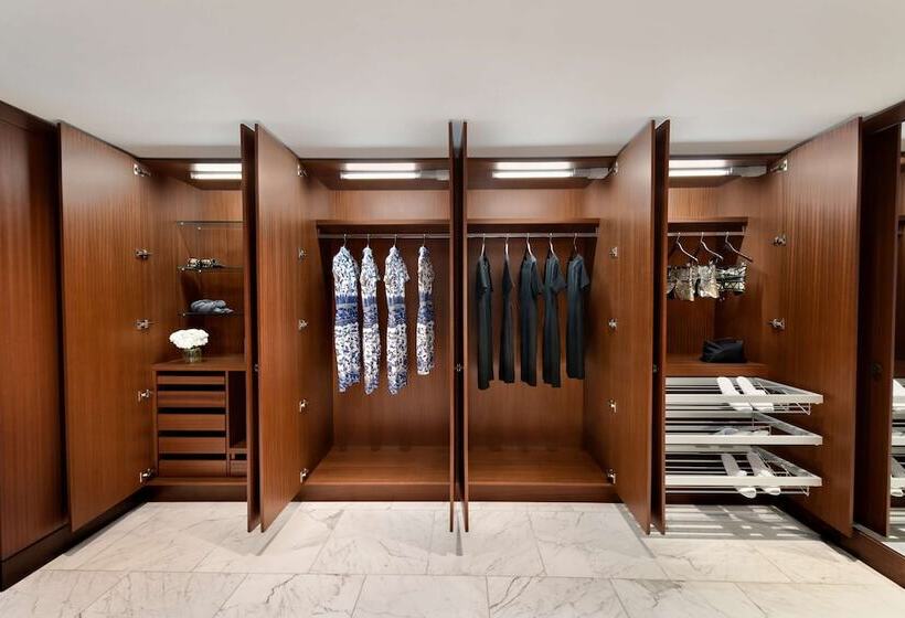 سوئیت پرزیدنت, Shangrila Toronto