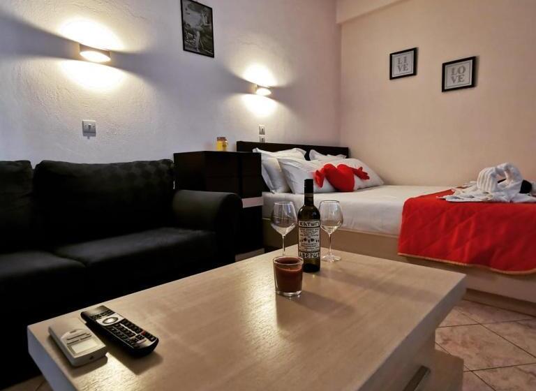 استودیوی استاندارد, Studios Nelli Alonissos