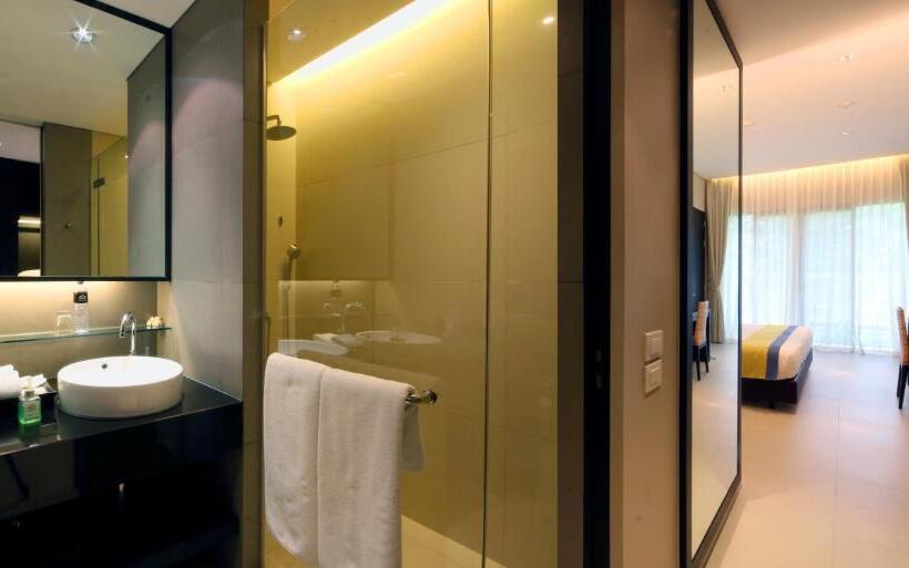 اتاق لوکس با تخت بزرگ, Thanyapura Sports & Health Resort