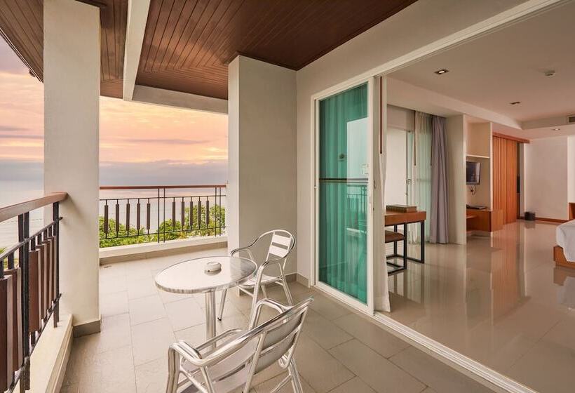 سوییت, Welcome World Beachfront Resort