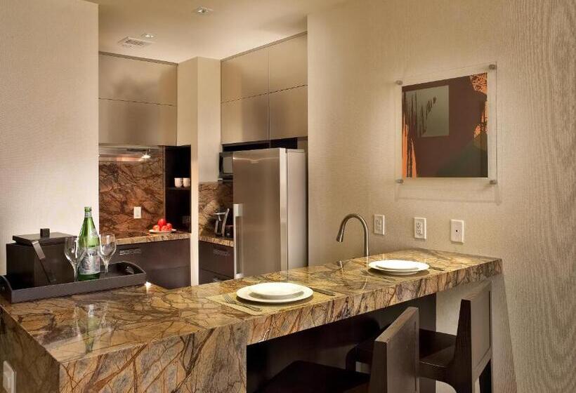 سوئیت مستر, Eb Hotel Miami Airport