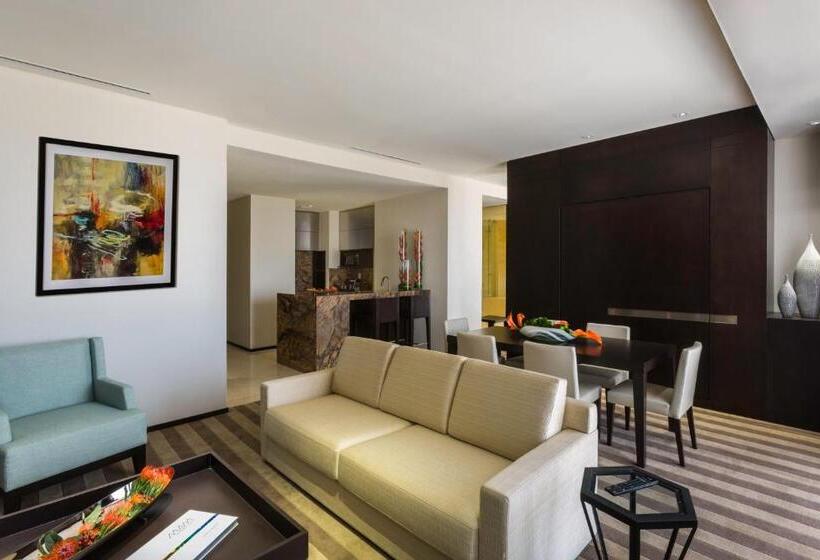 سوئیت مستر, Eb Hotel Miami Airport