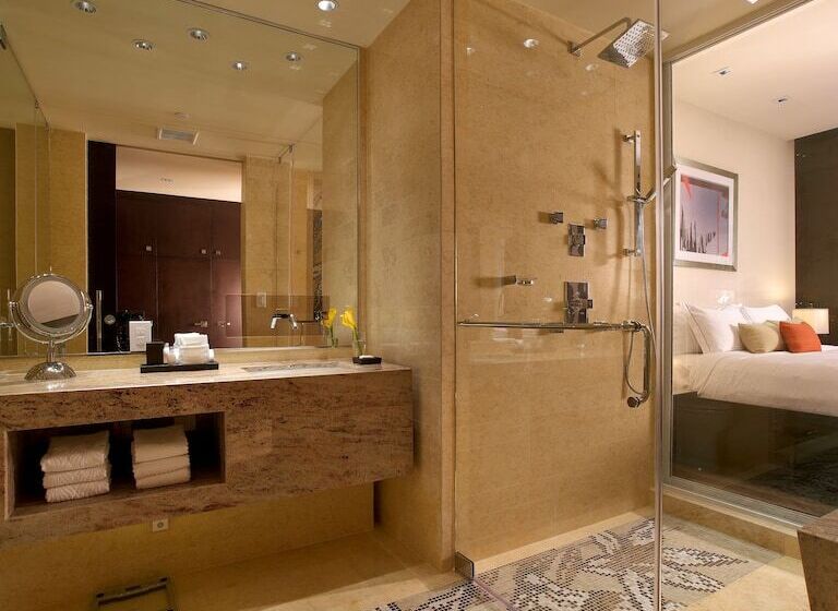 اتاق استاندارد با تخت بزرگ, Eb Hotel Miami Airport