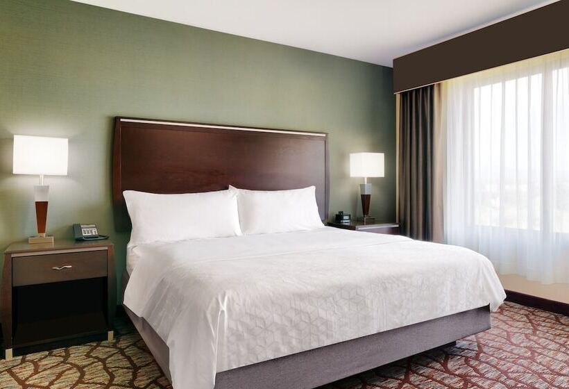 سوییت, Holiday Inn Express Hotel & Suites Butte, An Ihg