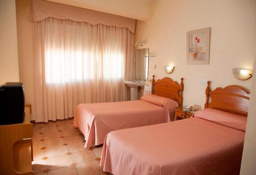 バス共有のスタンダードルーム, Hostal Paris