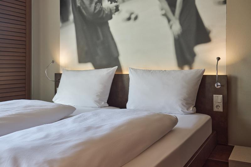 اتاق استاندارد با چشم‌انداز دریا, Auberge Discovery Bay Hong Kong