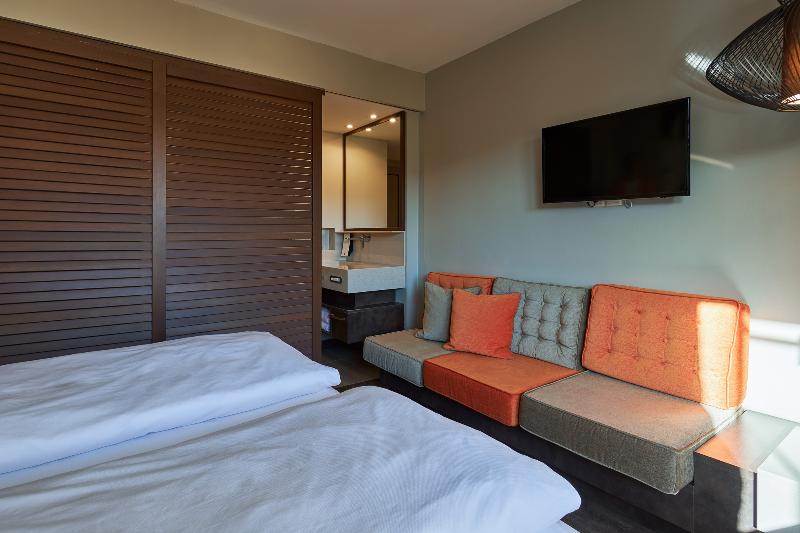 اتاق استاندارد با چشم‌انداز دریا, Auberge Discovery Bay Hong Kong
