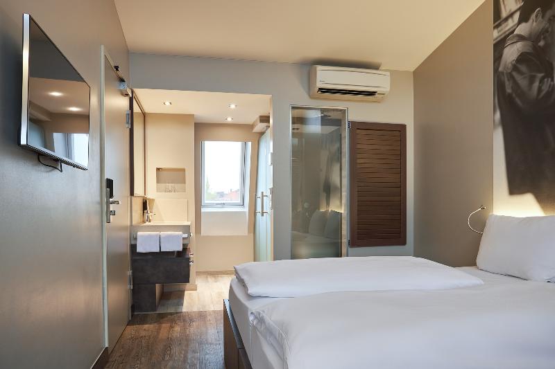 اتاق استاندارد با چشم‌انداز دریا, Auberge Discovery Bay Hong Kong