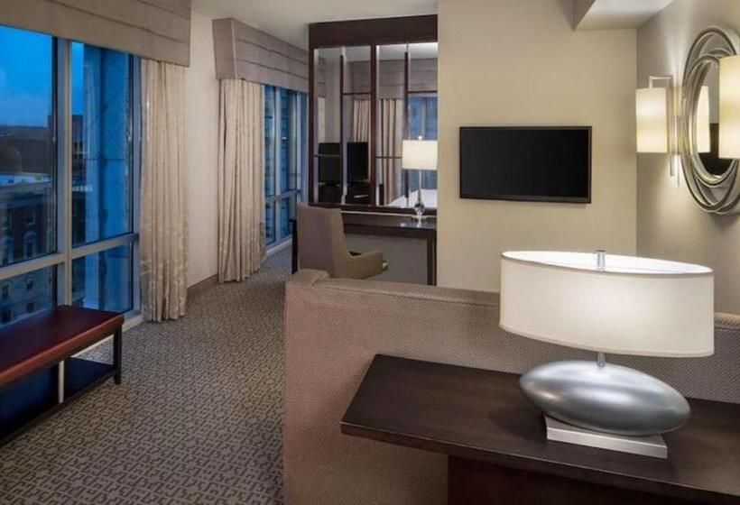 Suite Adapted for people with reduced mobility, Cambria  White Plains  Downtown