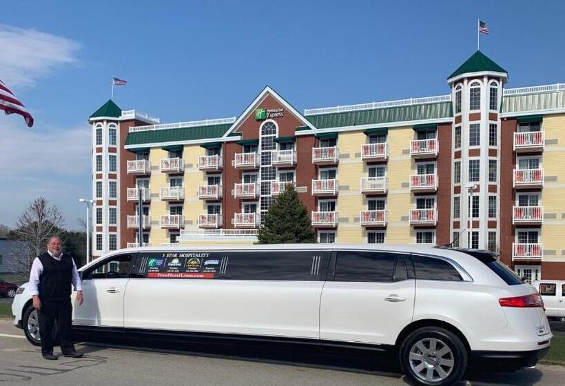 اتاق لوکس با تخت بزرگ, Days Inn By Wyndham Petoskey