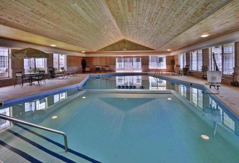 اتاق استاندارد با تخت بزرگ برای معلولان, Days Inn By Wyndham Petoskey